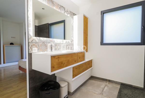 Superbe Maison Moderne sur Terrain Paysagé de 7030 m² – 603 000 €