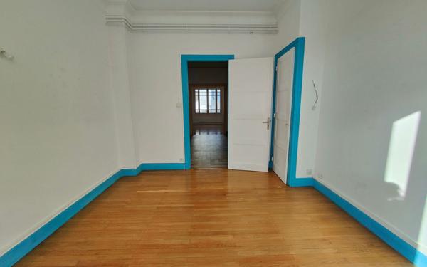 Appartement à vendre    5 pièces • 130,63 m2 Grenoble