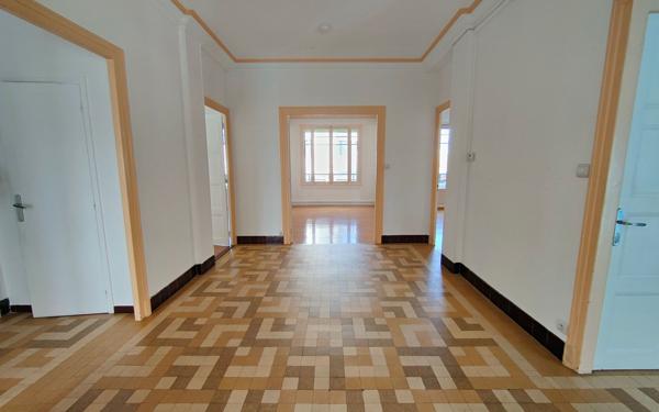 Appartement à vendre    5 pièces • 130,63 m2 Grenoble