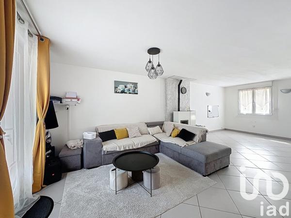 Maison 6 pièces de 104 m² à Brezolles (28270)