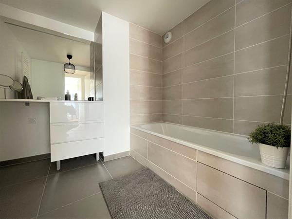 Appartement 4 pièces 85m² + Loggia + Terrasse en rooftop de 59m² + 2 Parkings sous-sol ! TOULOUSE