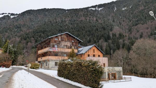 2 pièces au confort moderne avec grande terrasse vue avec sur les montagnes