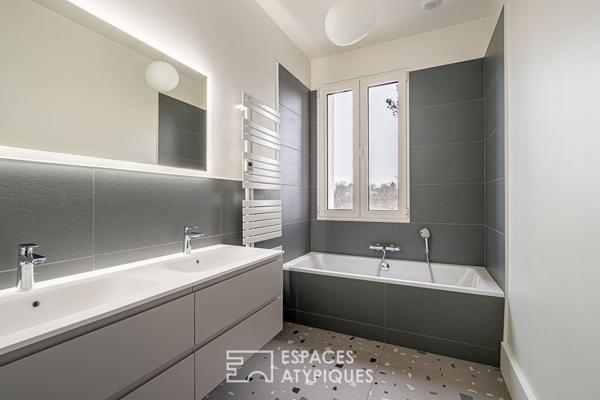 Maison bourgeoise rénovée en fond d’impasse – Tassin bourg