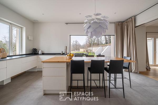 Maison bourgeoise rénovée en fond d’impasse – Tassin bourg