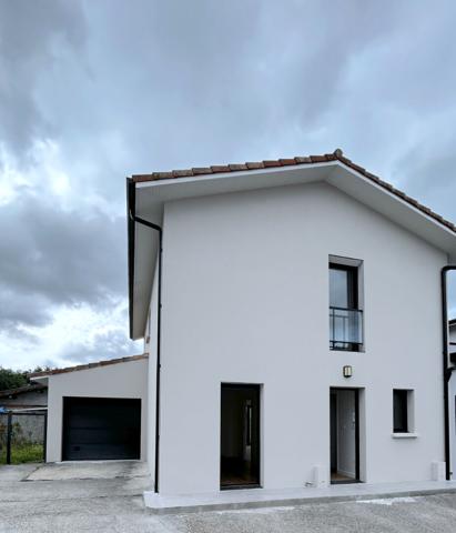 A VENDRE MAISON DE 120 M2 HABITABLES AVEC JARDIN ET GARAGE - SECTEUR CESTAS GAZINET , Cestas A VENDRE MAISON DE 120 M2 HABITABLES AVEC JARDIN ET GARAGE - SECTEUR CESTAS GAZINET , Cestas