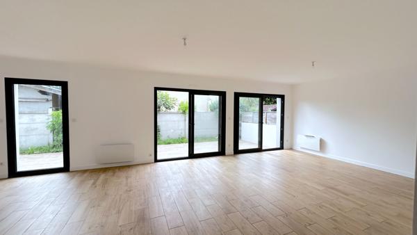 A VENDRE MAISON DE 120 M2 HABITABLES AVEC JARDIN ET GARAGE - SECTEUR CESTAS GAZINET , Cestas A VENDRE MAISON DE 120 M2 HABITABLES AVEC JARDIN ET GARAGE - SECTEUR CESTAS GAZINET , Cestas