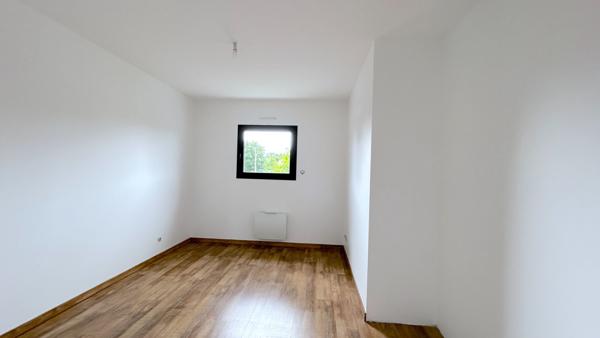 A VENDRE MAISON DE 120 M2 HABITABLES AVEC JARDIN ET GARAGE - SECTEUR CESTAS GAZINET , Cestas A VENDRE MAISON DE 120 M2 HABITABLES AVEC JARDIN ET GARAGE - SECTEUR CESTAS GAZINET , Cestas