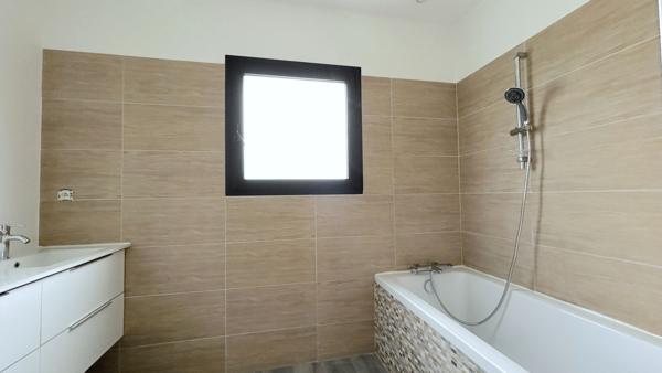 A VENDRE MAISON DE 120 M2 HABITABLES AVEC JARDIN ET GARAGE - SECTEUR CESTAS GAZINET , Cestas A VENDRE MAISON DE 120 M2 HABITABLES AVEC JARDIN ET GARAGE - SECTEUR CESTAS GAZINET , Cestas