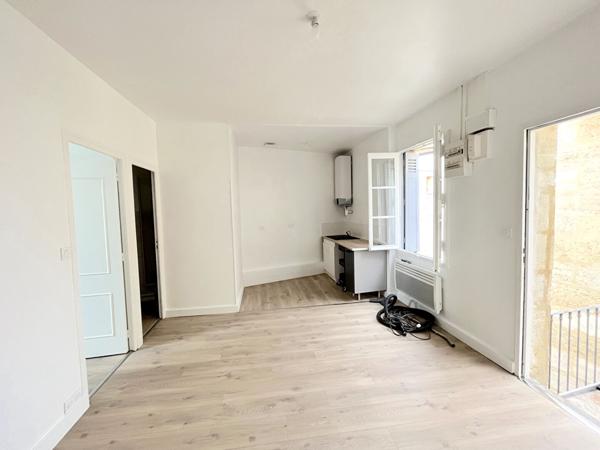 A VENDRE IMMEUBLE DE RAPPORT 3 APPARTEMENTS - SECTEUR BORDEAUX CAPUCINS / COURS DE LA MARNE , Bordeaux A VENDRE IMMEUBLE DE RAPPORT 3 APPARTEMENTS - SECTEUR BORDEAUX CAPUCINS / COURS DE LA MARNE , Bordeaux