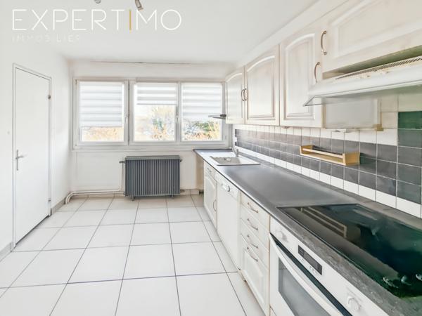 Eaubonne (95600) Eaubonne. 2 pièces de 52 M2 avec cave et parking.