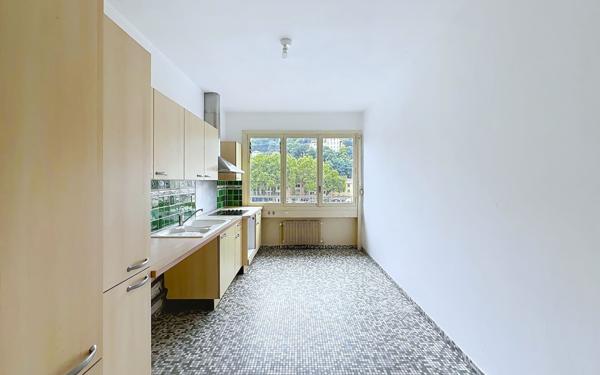 Appartement à vendre    3 pièces • 84,20 m2 Lyon 1