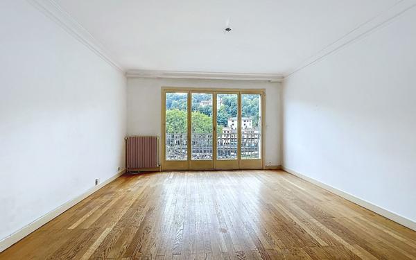 Appartement à vendre    3 pièces • 84,20 m2 Lyon 1