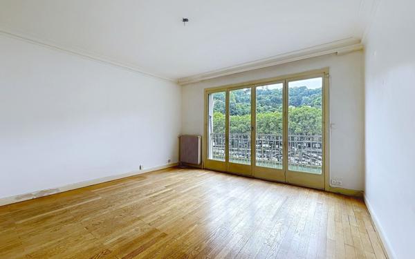 Appartement à vendre    3 pièces • 84,20 m2 Lyon 1