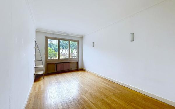 Appartement à vendre    3 pièces • 84,20 m2 Lyon 1