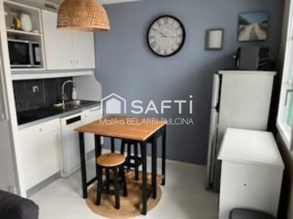 Appartement rénové avec terrasse, vue dégagée et calme assuré