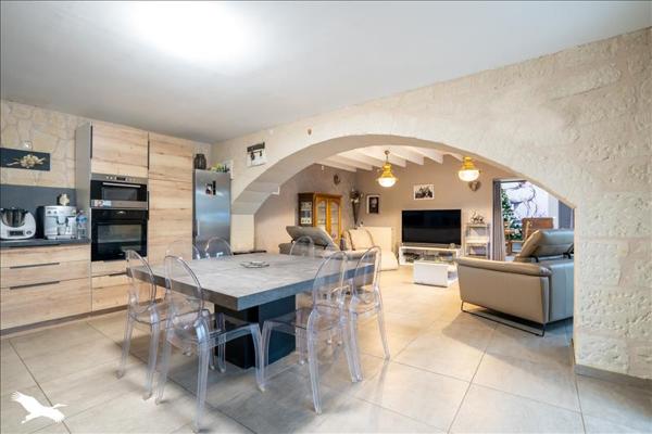 Maison à vendre |  Les Trois-Moutiers |  7 pièces | 241 m²