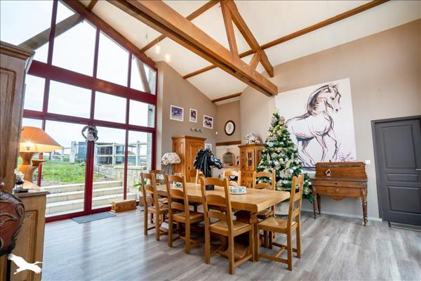 Maison à vendre |  Les Trois-Moutiers |  7 pièces | 241 m²