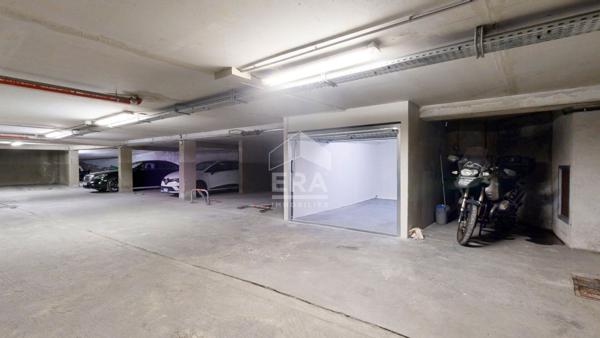 NICE - FLEURS : UN BEAU GARAGE FACILE D'ACCÈS