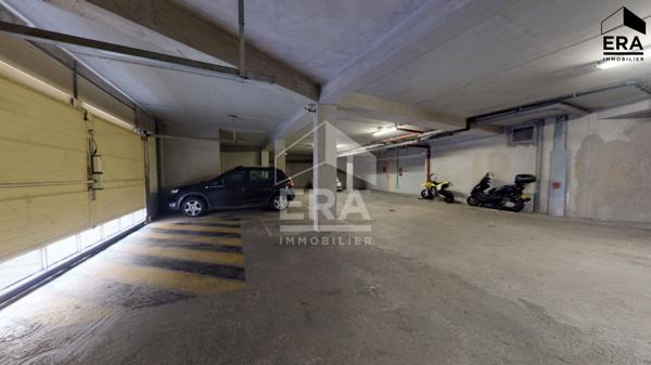 NICE - FLEURS : UN BEAU GARAGE FACILE D'ACCÈS