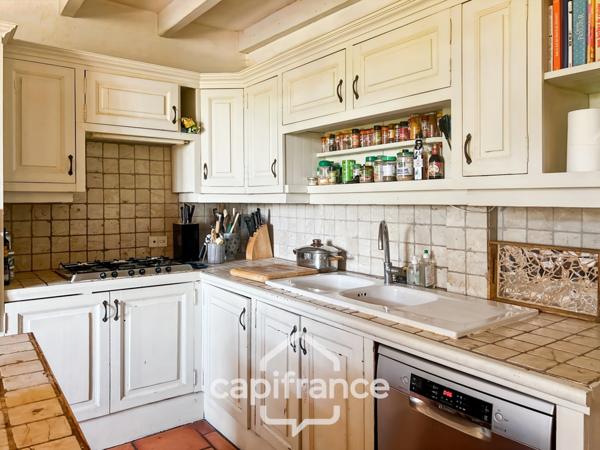 Domaine de charme, 1.7 hectares, 470 m² habitable, 20 couchages, roulotte, piscine, parc avec arbres centenaires