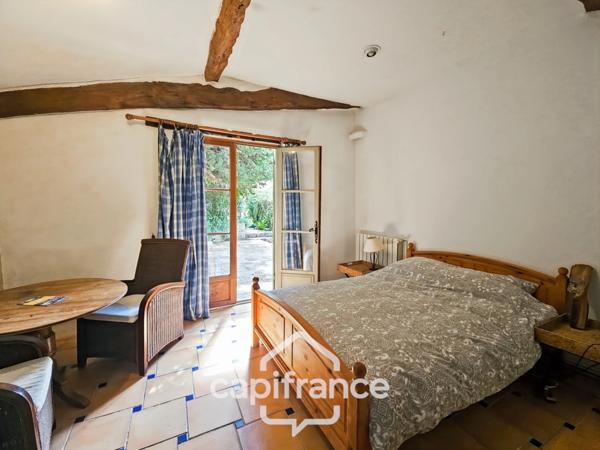 Domaine de charme, 1.7 hectares, 470 m² habitable, 20 couchages, roulotte, piscine, parc avec arbres centenaires