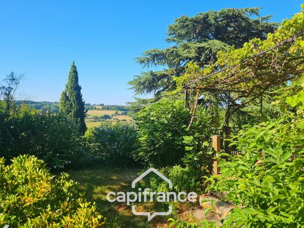 Domaine de charme, 1.7 hectares, 470 m² habitable, 20 couchages, roulotte, piscine, parc avec arbres centenaires