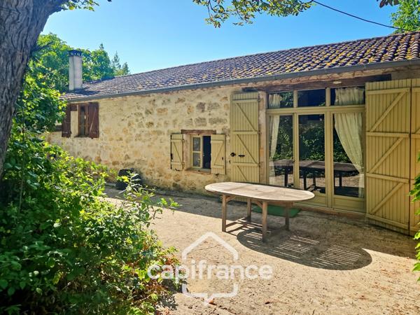 Domaine de charme, 1.7 hectares, 470 m² habitable, 20 couchages, roulotte, piscine, parc avec arbres centenaires