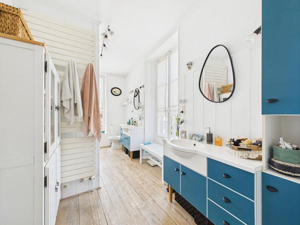 Maison de caractère 11 pièces, en plein centre d'Annonay