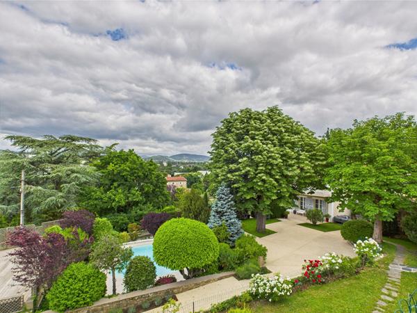 Maison de caractère 11 pièces, en plein centre d'Annonay