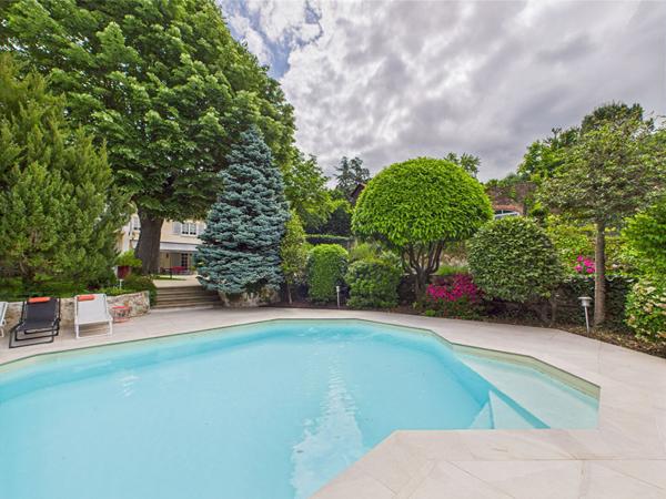 Maison de caractère 11 pièces, en plein centre d'Annonay