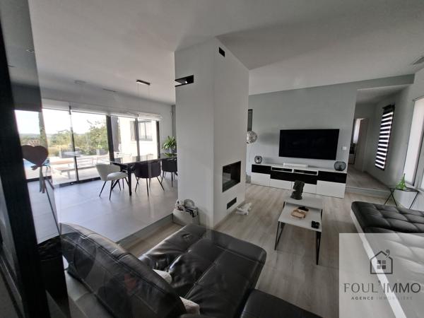 AGEN : Villa 195 m² contemporaine de 7 pièces avec vue dominante, piscine, espaces extérieurs aménagés Saint-Jean-de-Thurac (47270)