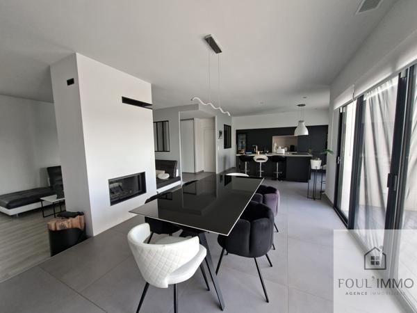 AGEN : Villa 195 m² contemporaine de 7 pièces avec vue dominante, piscine, espaces extérieurs aménagés Saint-Jean-de-Thurac (47270)