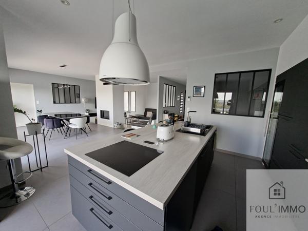 AGEN : Villa 195 m² contemporaine de 7 pièces avec vue dominante, piscine, espaces extérieurs aménagés Saint-Jean-de-Thurac (47270)