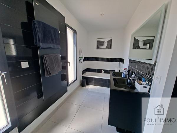 AGEN : Villa 195 m² contemporaine de 7 pièces avec vue dominante, piscine, espaces extérieurs aménagés Saint-Jean-de-Thurac (47270)