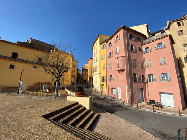 Location Appartement 3 pièces 80.76 m² - 11 PLACE DU PONTET Grasse 06130