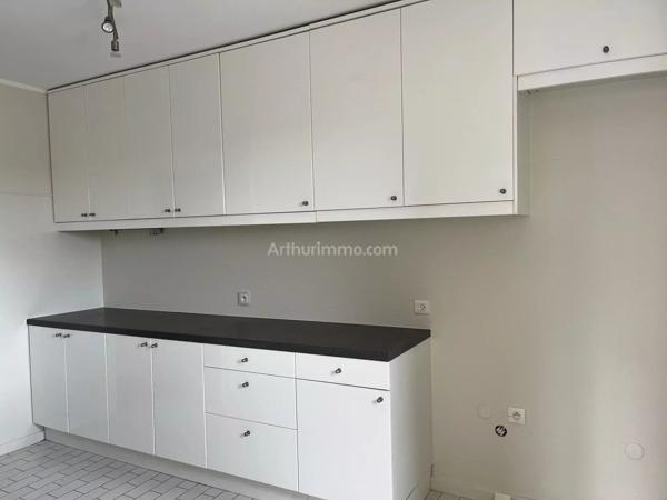 Vente                                                      Appartement
                        
                     5 pièces                      128 m2                     à Joinville-le-Pont