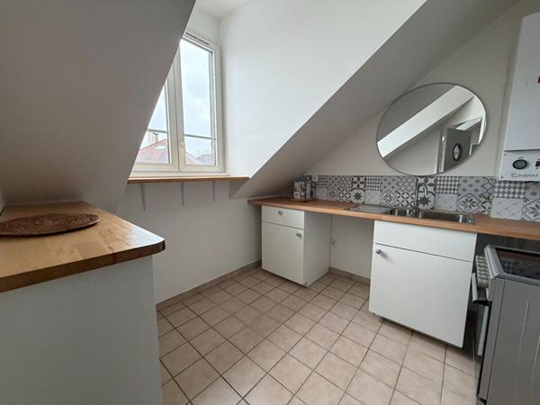 Studio meublé 30M2 dernier étage + parking en sous-sol