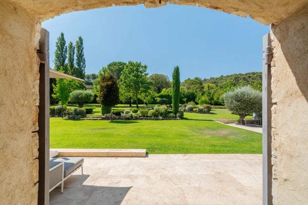 Sublime Propriété provençale en pierre a 5 minutes d'Aix-en-Provence