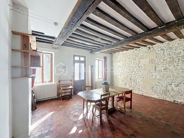 A 20 minutes de Pontoise, chargée d'histoire et pleine de charme, cette authentique bâtisse offre aujourd'hui une belle maison familiale d'environ 261m² habitable aux volumes généreux.

Elle se compose notamment :
+ d'une cuisine ouverte sur salle à manger,
+ d'un salon chaleureux avec cheminée,
+ de 5 grandes chambres dont une avec salle de bain privative,
+ grenier aménagé,
+ garage, cave,
+ ainsi que nombreuses dépendances.

L'ensemble est implanté sur une vaste parcelle offrant calme, espace et de nombreuses possibilités :

+ Grande maison familiale,
+ Résidence secondaire,
+ Activité professionnelle,
+ Projet d'aménagement ou patrimonial.

Les amateurs de bien atypiques apprécieront le cachet de l'ancien, l'histoire du lieu et le fort potentiel qu'offre cette propriété rare sur le secteur.

Le village dispose des commodités essentielles ( écoles, mairie, poste) ainsi que d'un cadre de vie agréable dont un golf avec restaurant au sein même du village.

Emmanuelle ESCALONA

Mandataire BSK immobilier