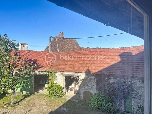 A 20 minutes de Pontoise, chargée d'histoire et pleine de charme, cette authentique bâtisse offre aujourd'hui une belle maison familiale d'environ 261m² habitable aux volumes généreux.

Elle se compose notamment :
+ d'une cuisine ouverte sur salle à manger,
+ d'un salon chaleureux avec cheminée,
+ de 5 grandes chambres dont une avec salle de bain privative,
+ grenier aménagé,
+ garage, cave,
+ ainsi que nombreuses dépendances.

L'ensemble est implanté sur une vaste parcelle offrant calme, espace et de nombreuses possibilités :

+ Grande maison familiale,
+ Résidence secondaire,
+ Activité professionnelle,
+ Projet d'aménagement ou patrimonial.

Les amateurs de bien atypiques apprécieront le cachet de l'ancien, l'histoire du lieu et le fort potentiel qu'offre cette propriété rare sur le secteur.

Le village dispose des commodités essentielles ( écoles, mairie, poste) ainsi que d'un cadre de vie agréable dont un golf avec restaurant au sein même du village.

Emmanuelle ESCALONA

Mandataire BSK immobilier