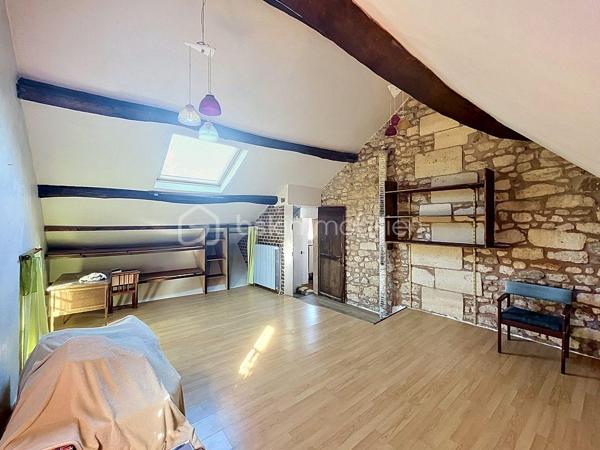 A 20 minutes de Pontoise, chargée d'histoire et pleine de charme, cette authentique bâtisse offre aujourd'hui une belle maison familiale d'environ 261m² habitable aux volumes généreux.

Elle se compose notamment :
+ d'une cuisine ouverte sur salle à manger,
+ d'un salon chaleureux avec cheminée,
+ de 5 grandes chambres dont une avec salle de bain privative,
+ grenier aménagé,
+ garage, cave,
+ ainsi que nombreuses dépendances.

L'ensemble est implanté sur une vaste parcelle offrant calme, espace et de nombreuses possibilités :

+ Grande maison familiale,
+ Résidence secondaire,
+ Activité professionnelle,
+ Projet d'aménagement ou patrimonial.

Les amateurs de bien atypiques apprécieront le cachet de l'ancien, l'histoire du lieu et le fort potentiel qu'offre cette propriété rare sur le secteur.

Le village dispose des commodités essentielles ( écoles, mairie, poste) ainsi que d'un cadre de vie agréable dont un golf avec restaurant au sein même du village.

Emmanuelle ESCALONA

Mandataire BSK immobilier