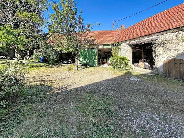 A 20 minutes de Pontoise, chargée d'histoire et pleine de charme, cette authentique bâtisse offre aujourd'hui une belle maison familiale d'environ 261m² habitable aux volumes généreux.

Elle se compose notamment :
+ d'une cuisine ouverte sur salle à manger,
+ d'un salon chaleureux avec cheminée,
+ de 5 grandes chambres dont une avec salle de bain privative,
+ grenier aménagé,
+ garage, cave,
+ ainsi que nombreuses dépendances.

L'ensemble est implanté sur une vaste parcelle offrant calme, espace et de nombreuses possibilités :

+ Grande maison familiale,
+ Résidence secondaire,
+ Activité professionnelle,
+ Projet d'aménagement ou patrimonial.

Les amateurs de bien atypiques apprécieront le cachet de l'ancien, l'histoire du lieu et le fort potentiel qu'offre cette propriété rare sur le secteur.

Le village dispose des commodités essentielles ( écoles, mairie, poste) ainsi que d'un cadre de vie agréable dont un golf avec restaurant au sein même du village.

Emmanuelle ESCALONA

Mandataire BSK immobilier