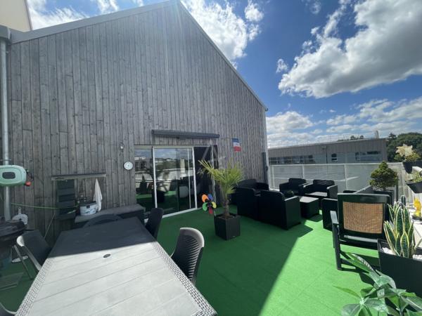 VIAGER Sans RENTE- DUH - Appartement T4 de surface 97 M2 avec 3 chambres et grande terrasse denrier étage immeuble  2023 -  à Chantepie 4 km de  Rennes