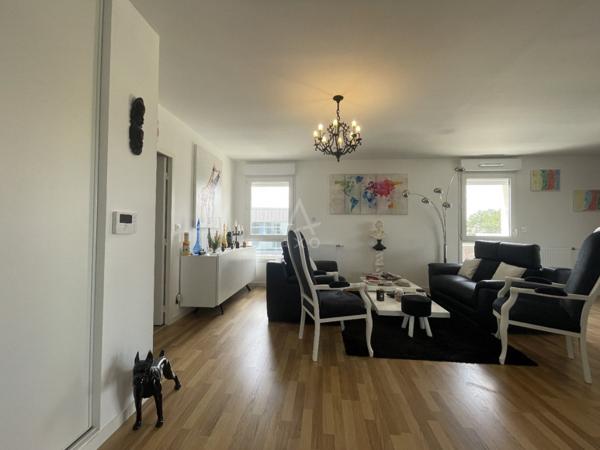 VIAGER Sans RENTE- DUH - Appartement T4 de surface 97 M2 avec 3 chambres et grande terrasse denrier étage immeuble  2023 -  à Chantepie 4 km de  Rennes