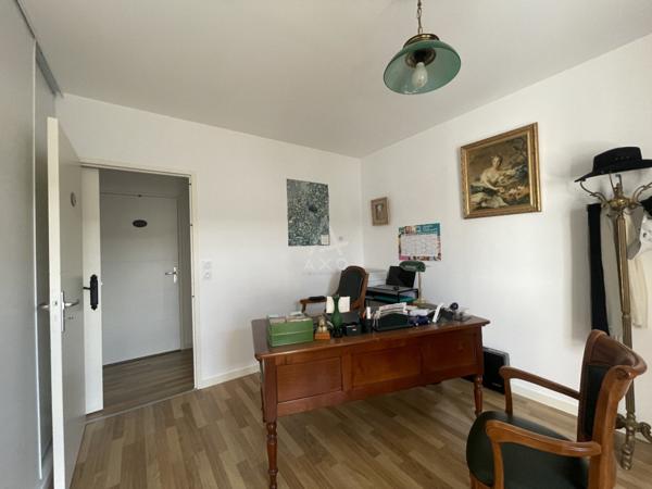 VIAGER Sans RENTE- DUH - Appartement T4 de surface 97 M2 avec 3 chambres et grande terrasse denrier étage immeuble  2023 -  à Chantepie 4 km de  Rennes