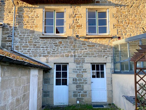 Appartement T2 avec garage - Buanderie - Cellier, centre-bourg de Saint-Ideuc