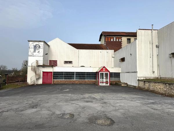 Local/bureau - total 773m² - à vendre BUIRE (02)