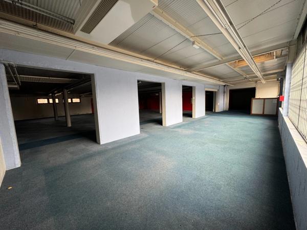 Local/bureau - total 773m² - à vendre BUIRE (02)