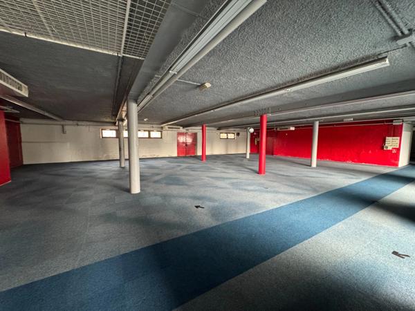 Local/bureau - total 773m² - à vendre BUIRE (02)