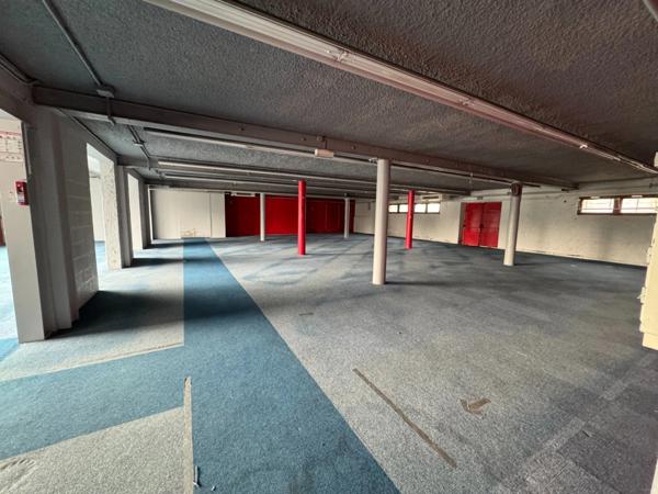 Local/bureau - total 773m² - à vendre BUIRE (02)